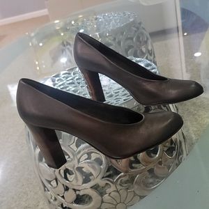 Stuart Weitzman brown block heel size 10
